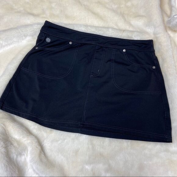 Athleta Dresses & Skirts - Athleta Endorphin Run Skirt Black Medium